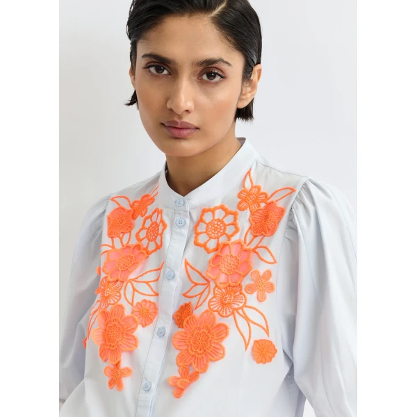 Essentiel Antwerp Light blue and orange cotton shirt with appliqué flowers with mandarin collar, view 5