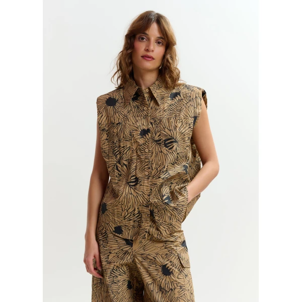 Essentiel Antwerp Light brown and black sleeveless shirt with padded shoulders, view 3