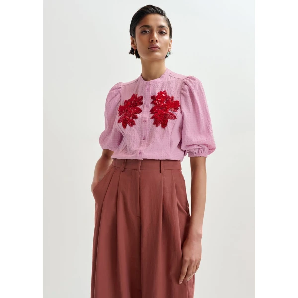Essentiel Antwerp Light pink and red floral sequin and bead-embellished shirt with voluminous sleeves, view 2