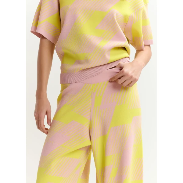Essentiel Antwerp Light pink flared knitted pants with yellow jacquard pattern, view 4