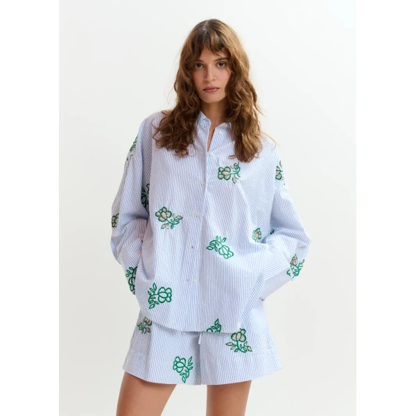 Essentiel Antwerp Off-white cotton shirt with light blue pinstripes and embroidered details, view 2