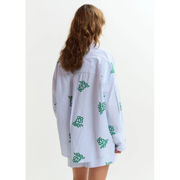 Essentiel Antwerp Off-white cotton shirt with light blue pinstripes and embroidered details, view 4