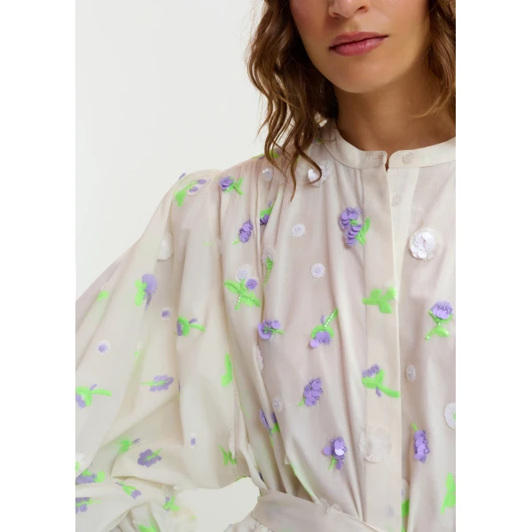 Essentiel Antwerp Off-white knee-length dress with mandarin collar and purple and green embellishments, view 4
