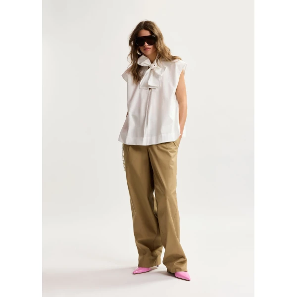 Essentiel Antwerp Off-white sleeveless top with tie neckline, view 5