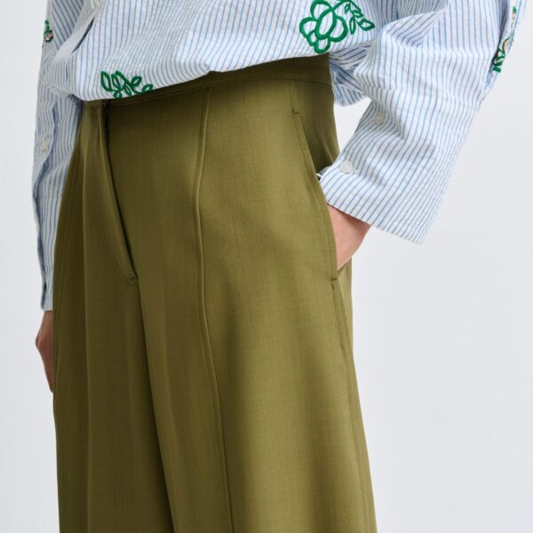 Essentiel Antwerp Olive green barrel-leg pants with twisted side seams, view 4