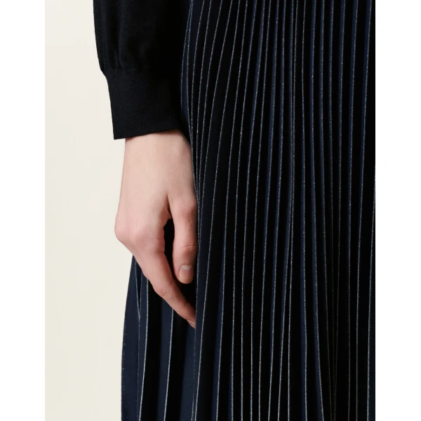 Fabiana Filippi Pleated Crêpe de Chine Skirt in Midnight Blue, view 5