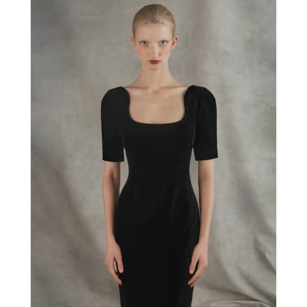 Rasario Velvet midi dress in Black, view 3