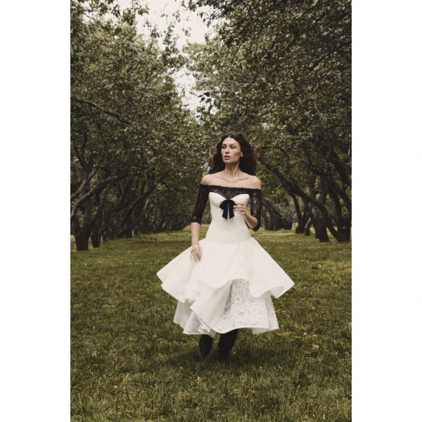 Rasario Corset lace midi dress with a bow in White and Black, view 2