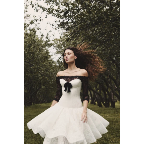 Rasario Corset lace midi dress with a bow in White and Black, view 3