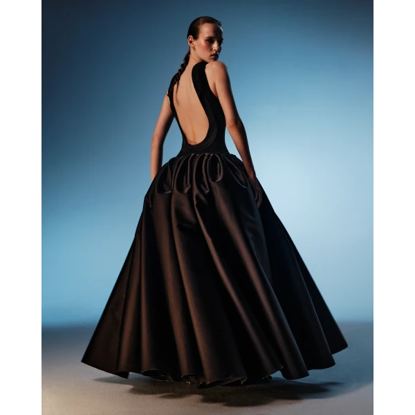 Rasario Crepe and satin maxi dress with a voluminous skirt in Red, view 4