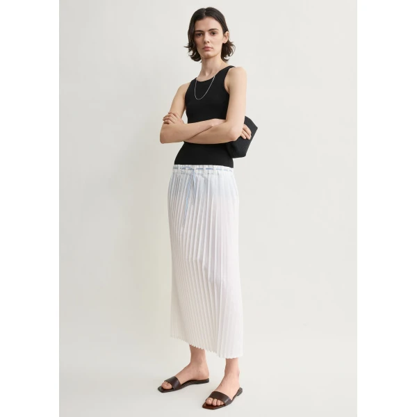 Toteme Belted pleated skirt in White, view 2