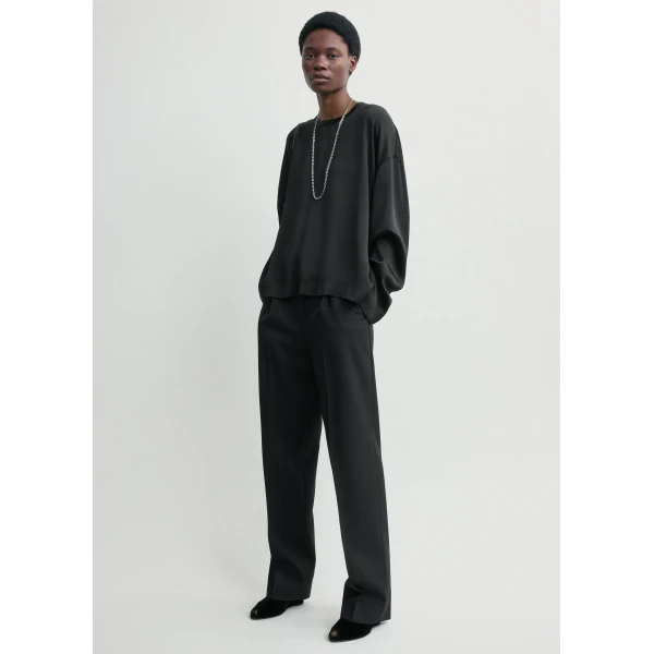 Toteme Boxy satin top in Black, view 2