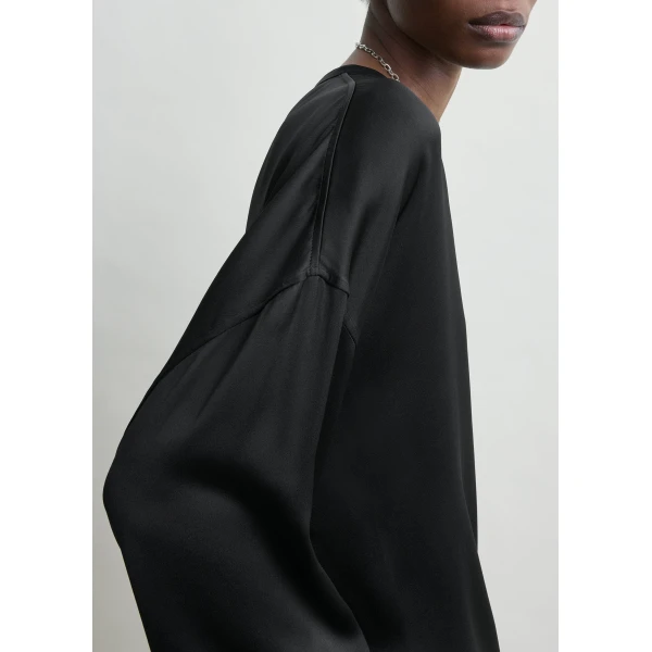 Toteme Boxy satin top in Black, view 5