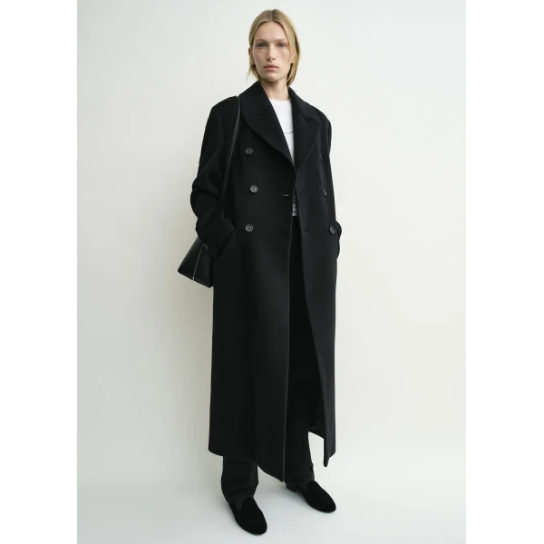 Toteme Broad coat in Black, view 6