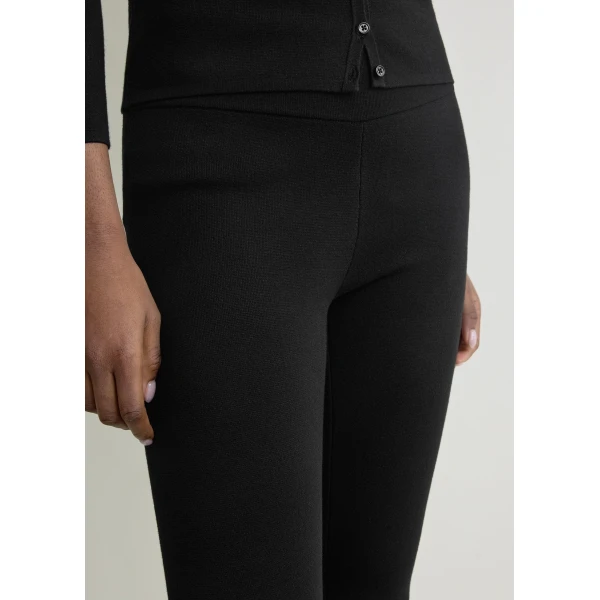 Toteme Capri knit leggings in Black, view 5