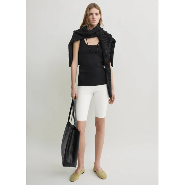 Toteme Capri knit shorts in Off-white, view 3