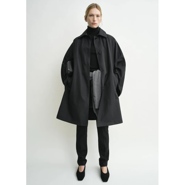 Toteme Car coat in Black, view 2