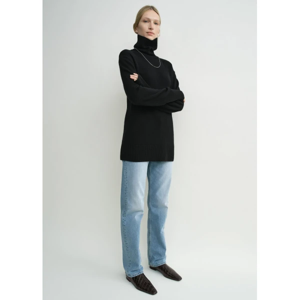 Toteme Cashmere turtleneck in Black Knit, view 3