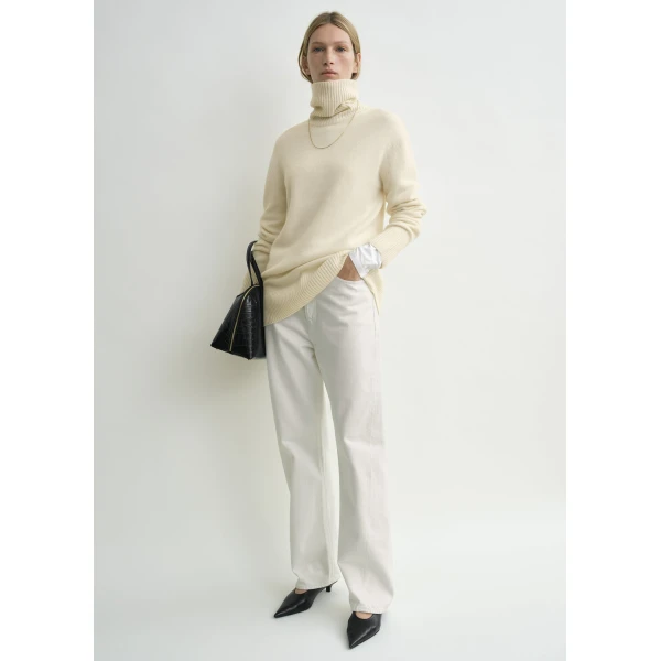 Toteme Cashmere turtleneck in Ecru Knit, view 2