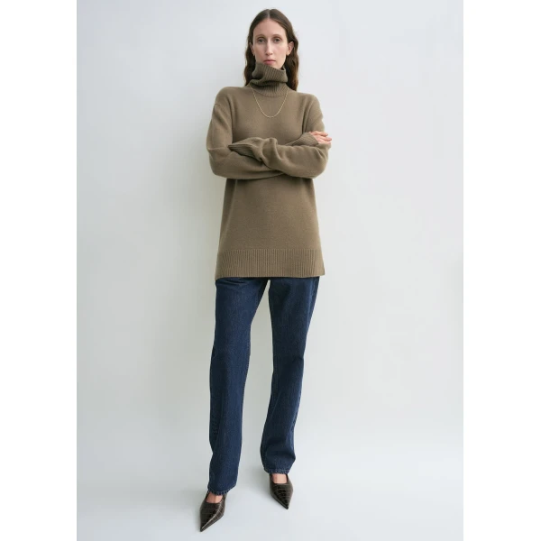 Toteme Cashmere turtleneck in Hazel Knit, view 3