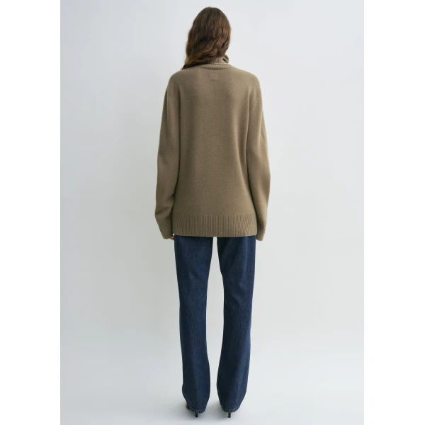 Toteme Cashmere turtleneck in Hazel Knit, view 4