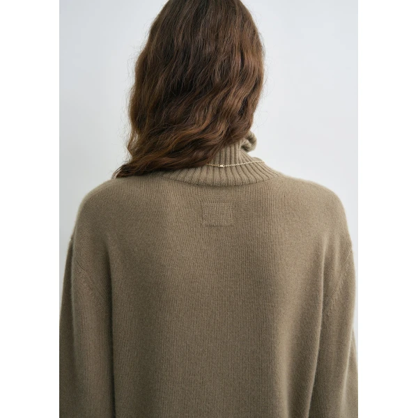 Toteme Cashmere turtleneck in Hazel Knit, view 5