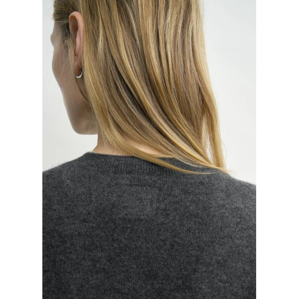 Toteme Cashmere v-neck knit charcoal in Charcoal melange, view 6