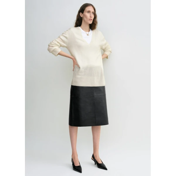 Toteme Cashmere v-neck knit in Ecru, view 3