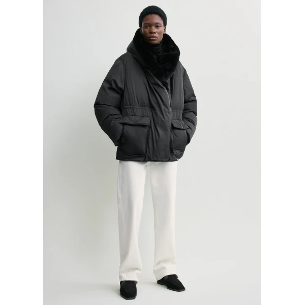 Toteme Cinched puffer jacket in Black, view 2