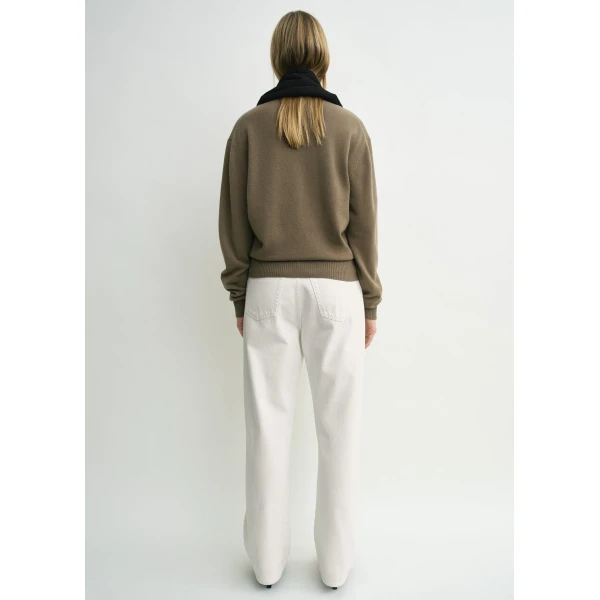 Toteme Classic cashmere crew knit in Hazel, view 4