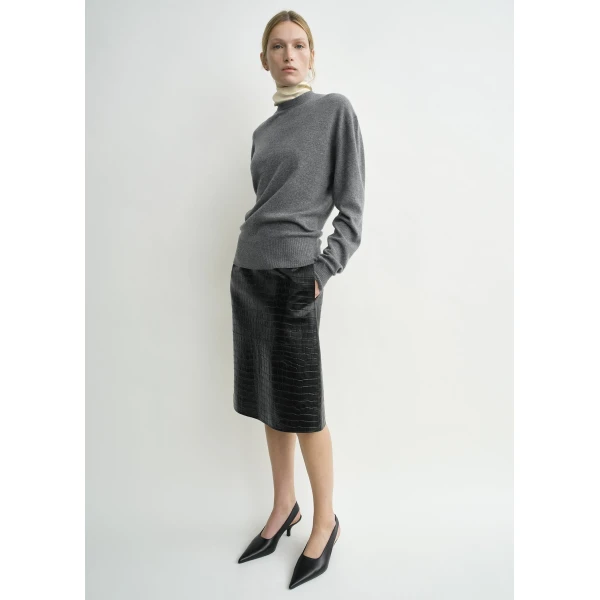 Toteme Classic cashmere crew knit mid grey in Mid grey melange, view 2