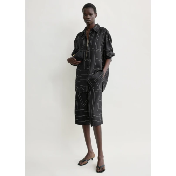 Toteme Classic embroidered shirt in Black, view 2