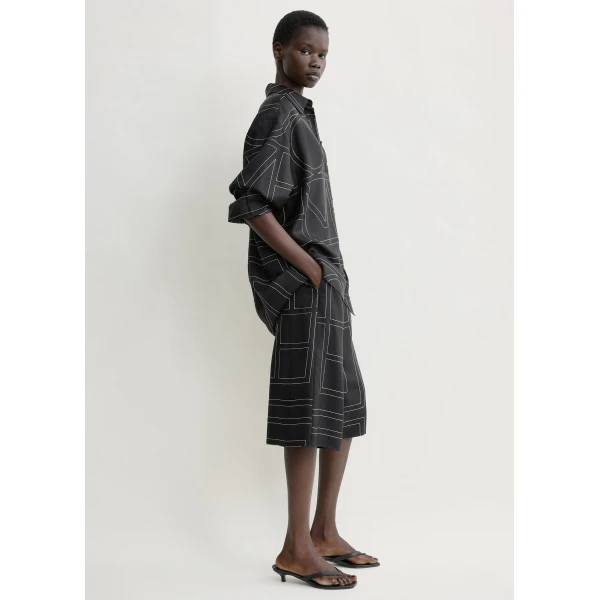 Toteme Classic embroidered shirt in Black, view 3