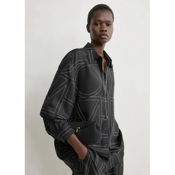 Toteme Classic embroidered shirt in Black, view 5