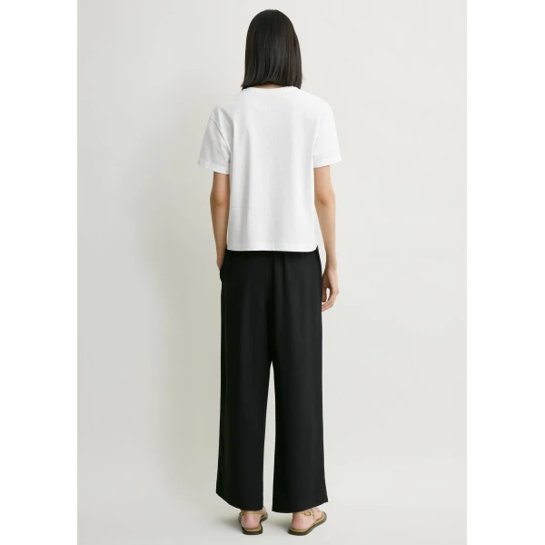 Toteme Classic embroidered tee in Optic white Top, view 4