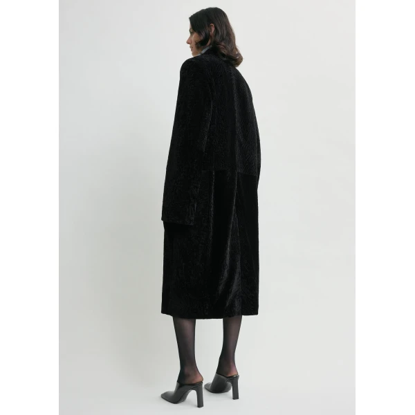 Toteme Classic shearling coat in Black, view 4