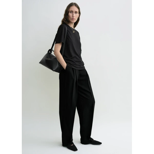 Toteme Classic tee in Black Top, view 2