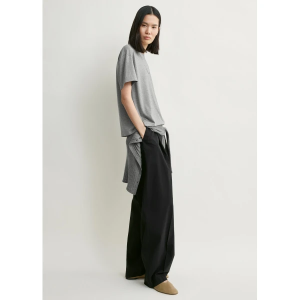 Toteme Classic tee in Mid grey melange Top, view 3