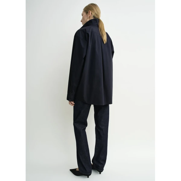 Toteme Classic tumbled shirt in Midnight, view 4