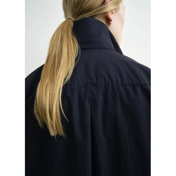 Toteme Classic tumbled shirt in Midnight, view 6