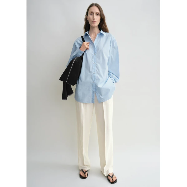 Toteme Classic tumbled shirt in Sky, view 2