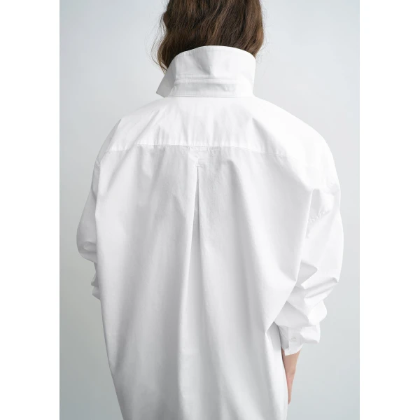 Toteme Classic tumbled shirt in White, view 5