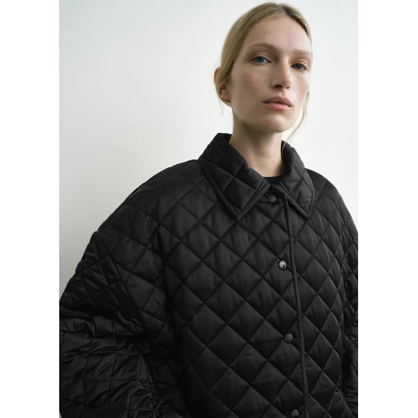 Toteme Collared quilted jacket in Black, view 5