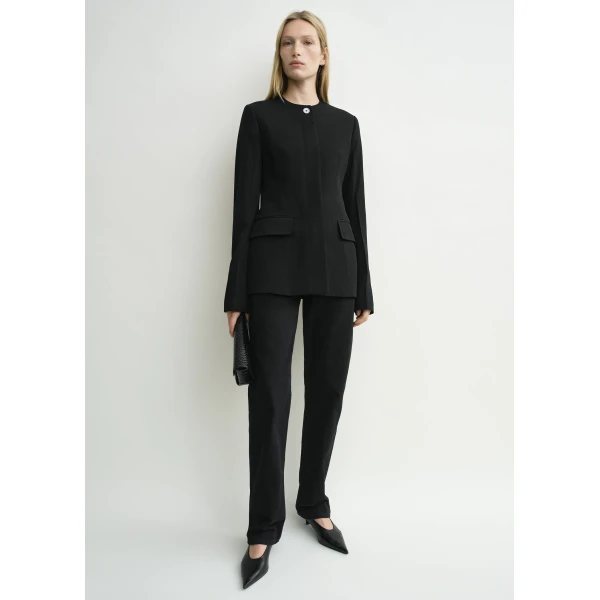 Toteme Collarless evening jacket in Black, view 2