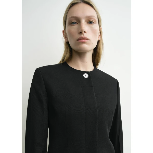 Toteme Collarless evening jacket in Black, view 6