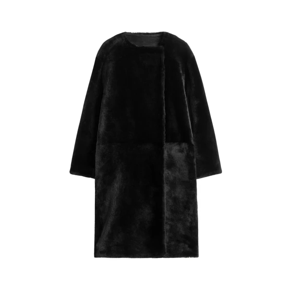 Toteme Collarless shearling coat in Black