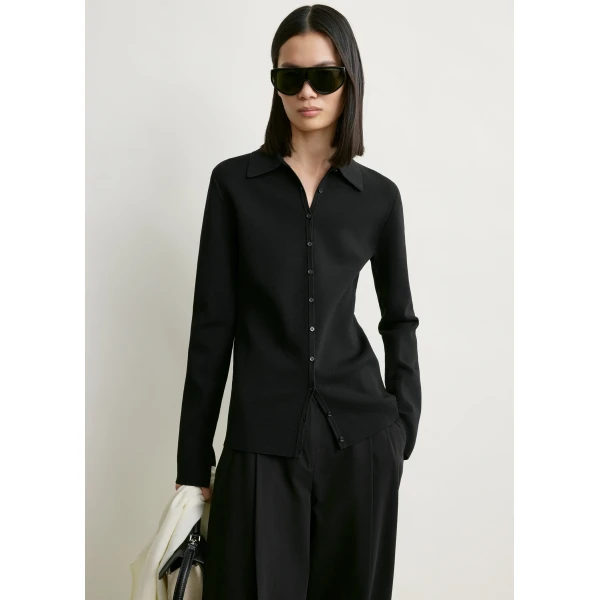 Toteme Compact knit buttoned top in Black, view 5