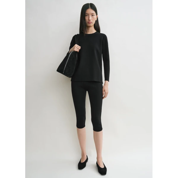 Toteme Compact knit capri trousers in Black, view 2
