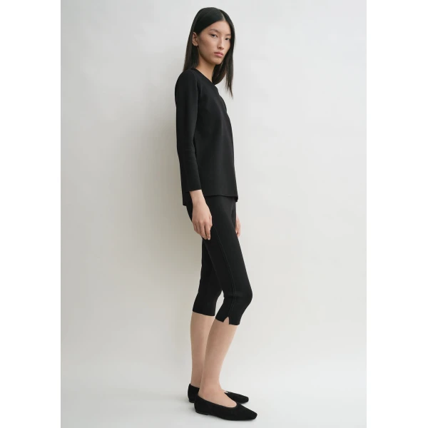 Toteme Compact knit capri trousers in Black, view 3