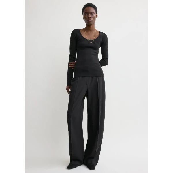 Toteme Compact knit top in Black, view 3